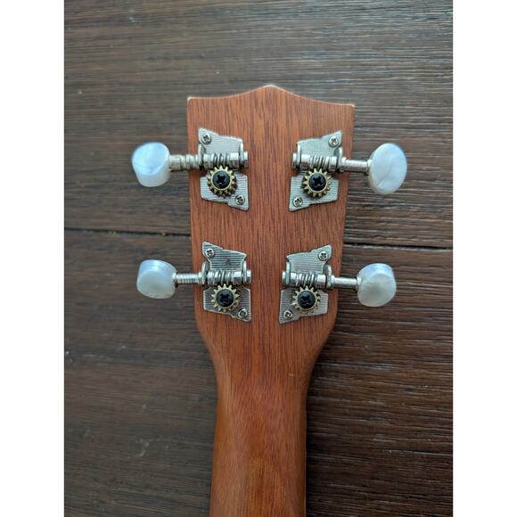 KALA KA-S Satin Mahogany Soprano Ukulele with Off White Binding KA-S - Picture 5 of 6